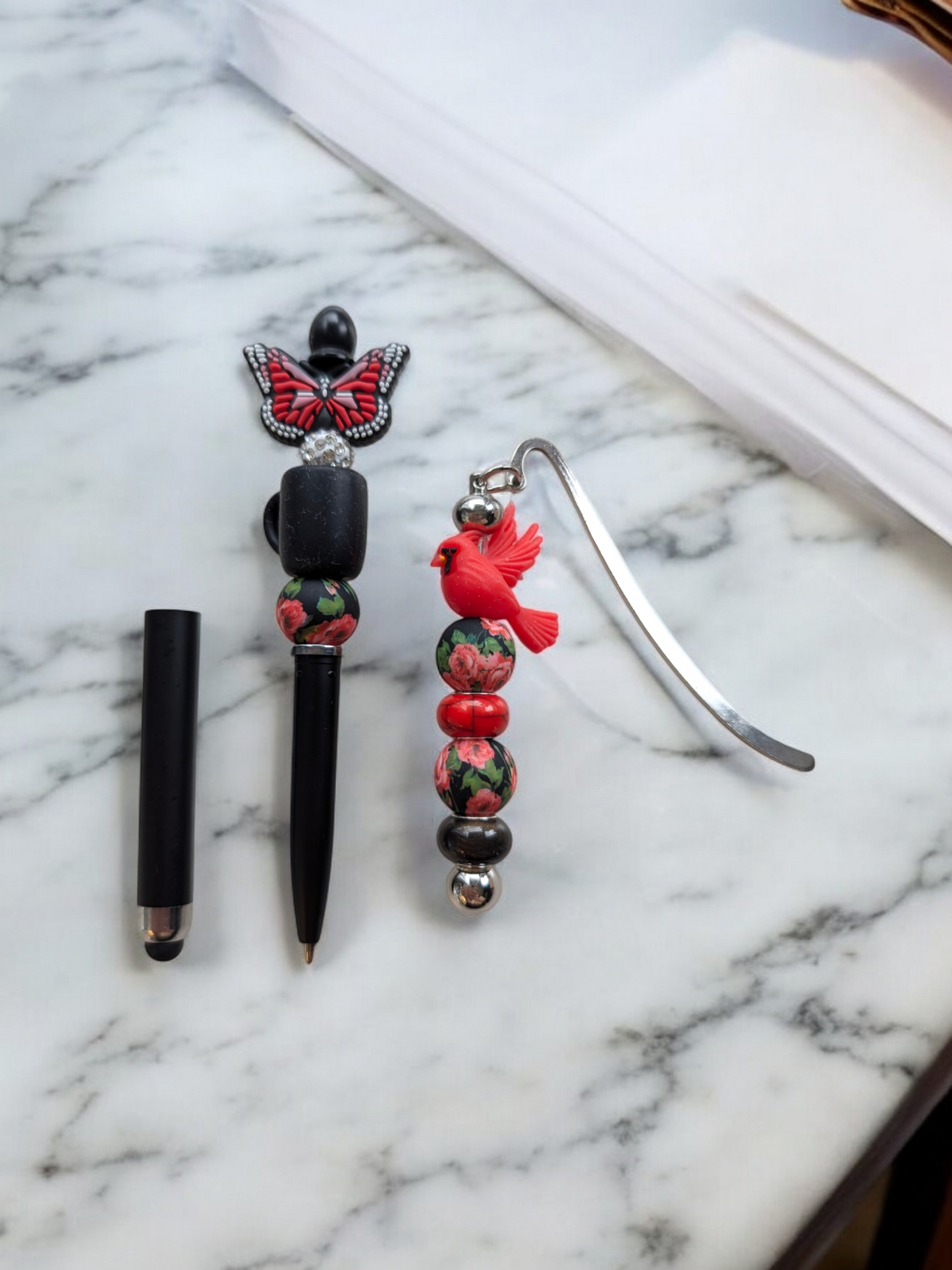 Ensemble Stylet/Stylo/Marque Page Uniques