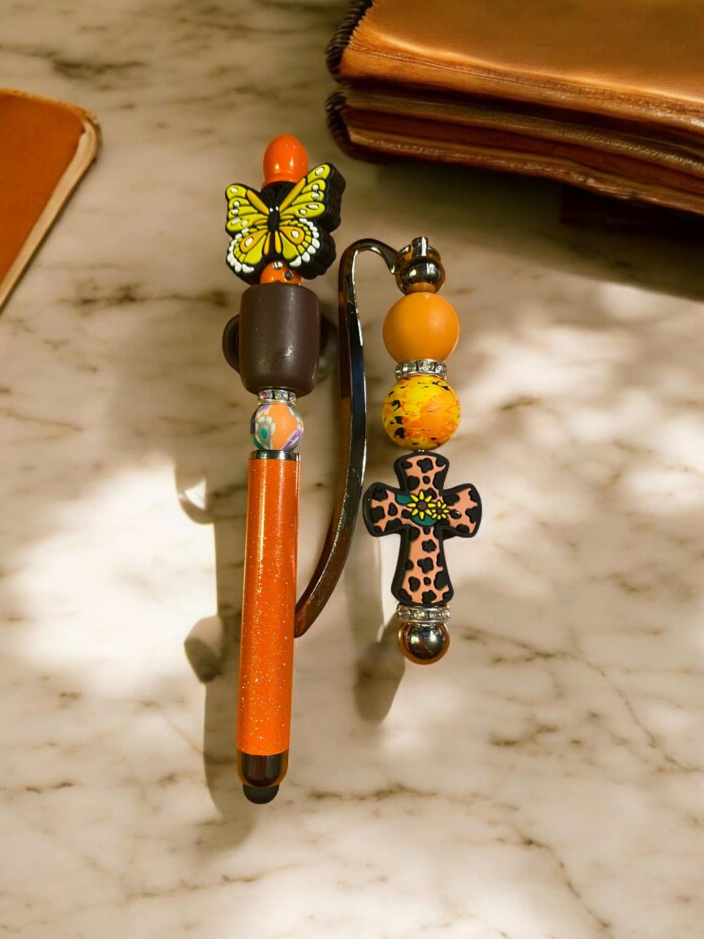 Ensemble Stylet/Stylo/Marque page Uniques