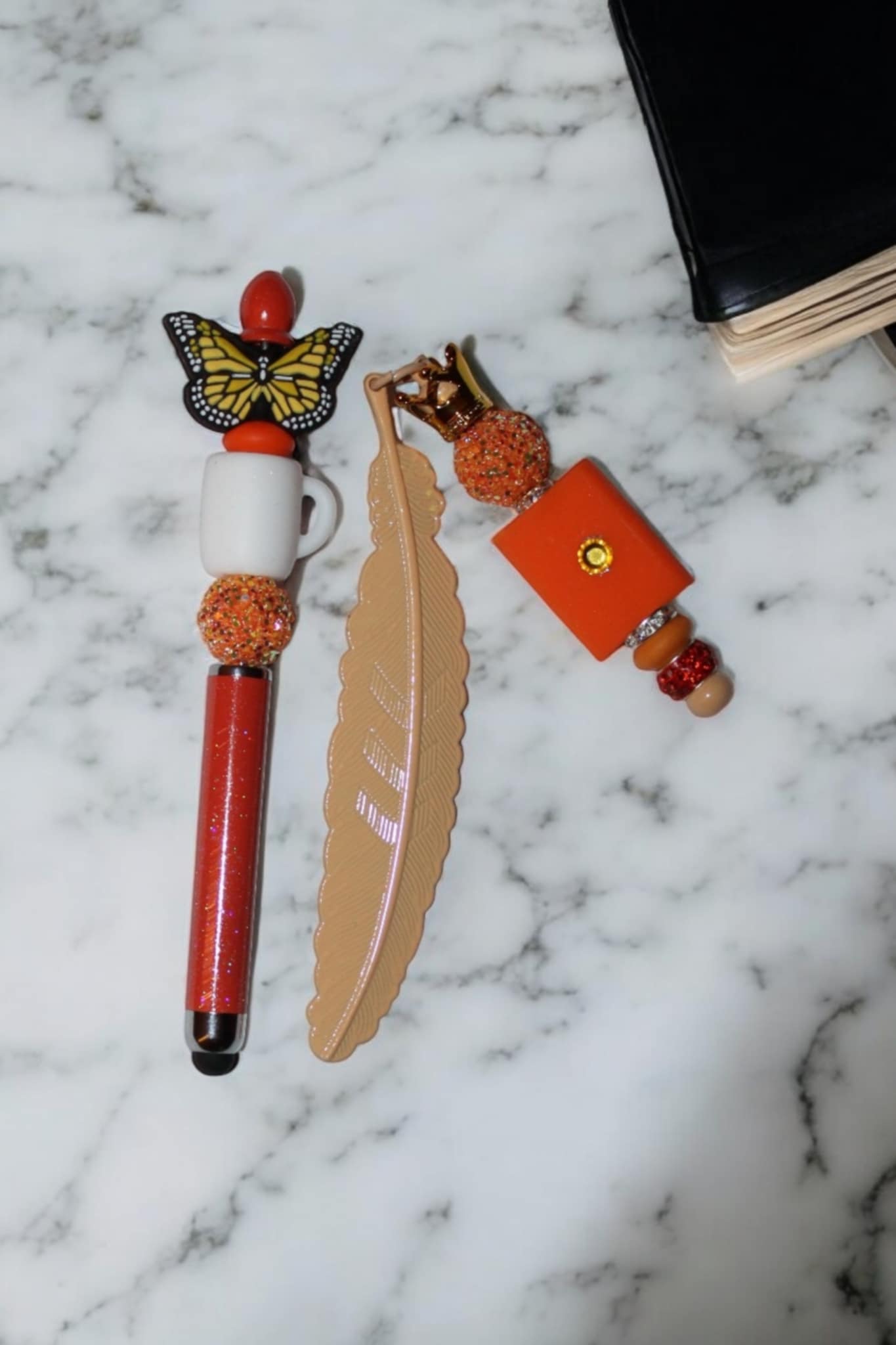 Ensemble Stylet/Stylo/Marque page Unique